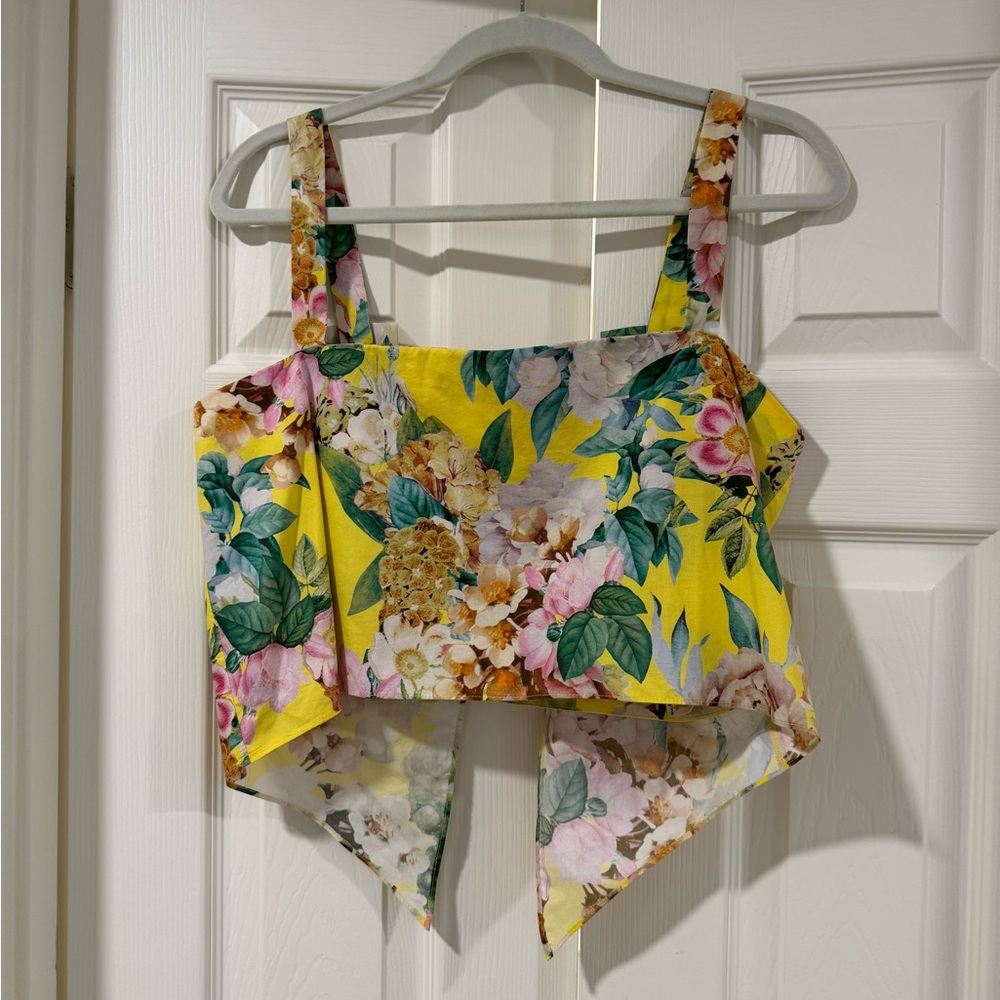 Cara Cara Yellow Floral Crop Top